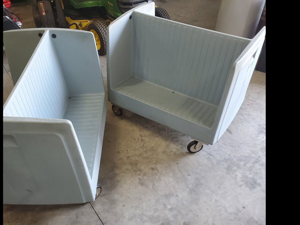 Lot 96: Poly metro carts