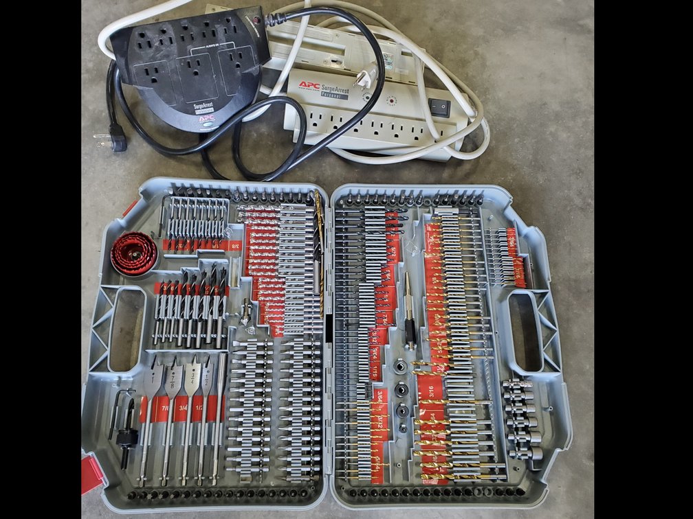 Lot 86: Bit set