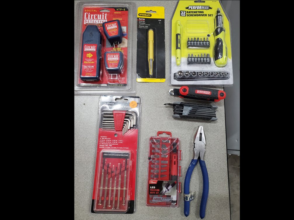 Lot 138: New tools! pliers and other sets