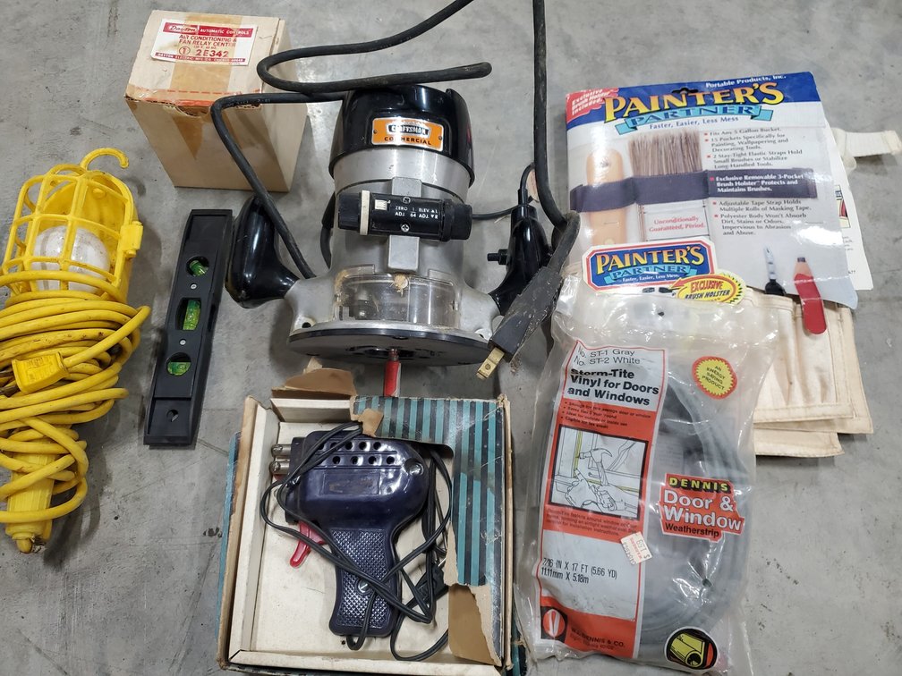 Lot 158: Router and other misc tools