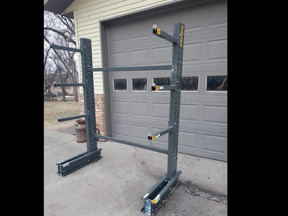 Lot 109: Cantilever racking