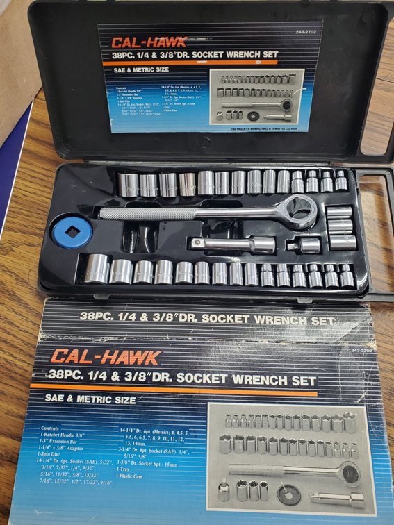 Lot 30: New CAL-HAWK Socket set