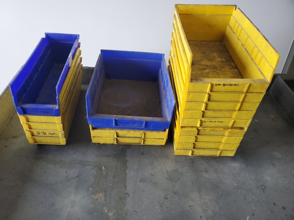 Lot 5: Plastic organizers