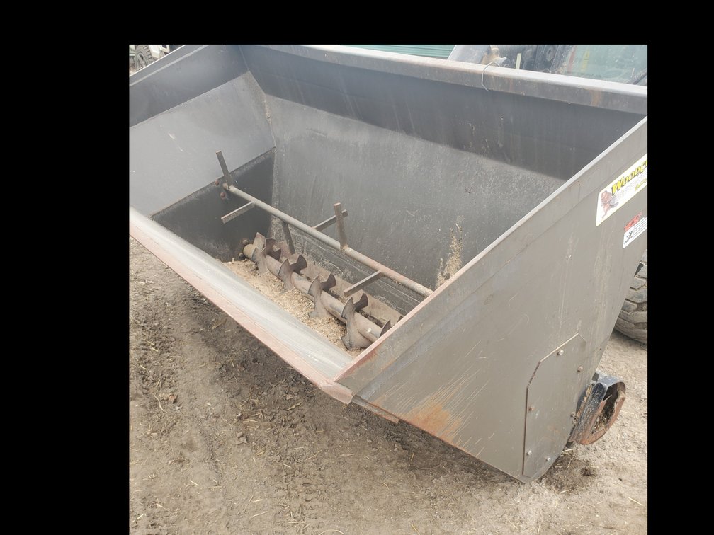 Lot 40: Woodchuck bedding spreader