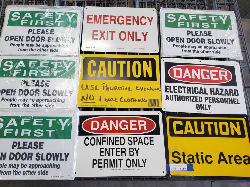 Lot 22: Lot of signs