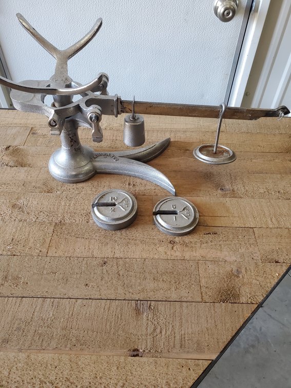 Lot 61: Fairbanks scale