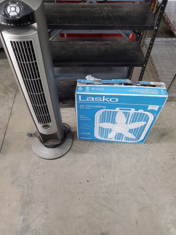 Lot 113: Box and tower fan
