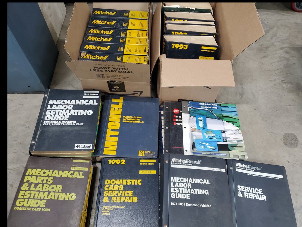 Lot 174: Automotive repair and estimating books
