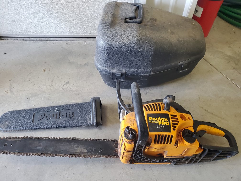 Lot 34: Poulan pro 18inch chain saw
