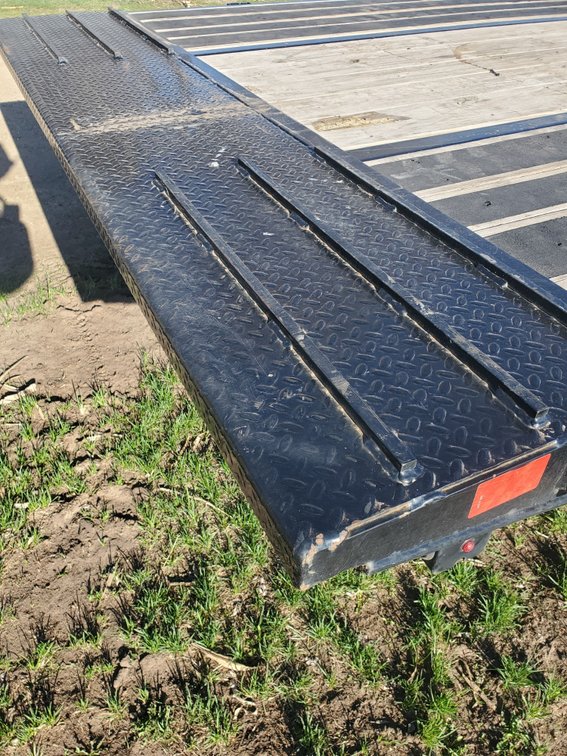 Additional photo of lot 100