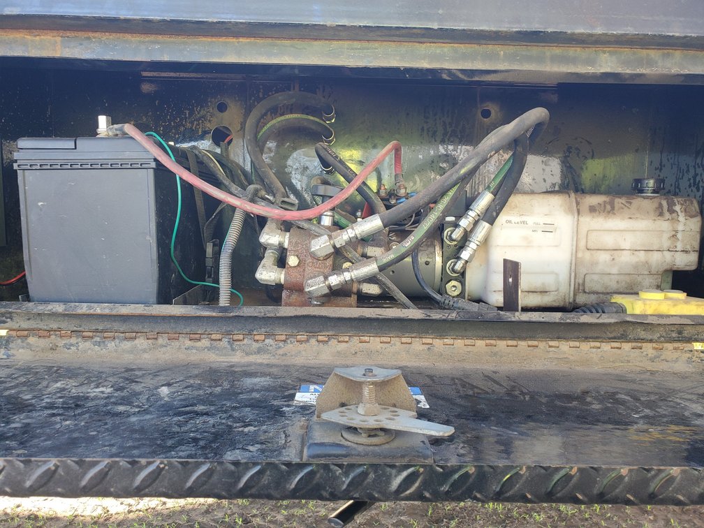 Additional photo of lot 100
