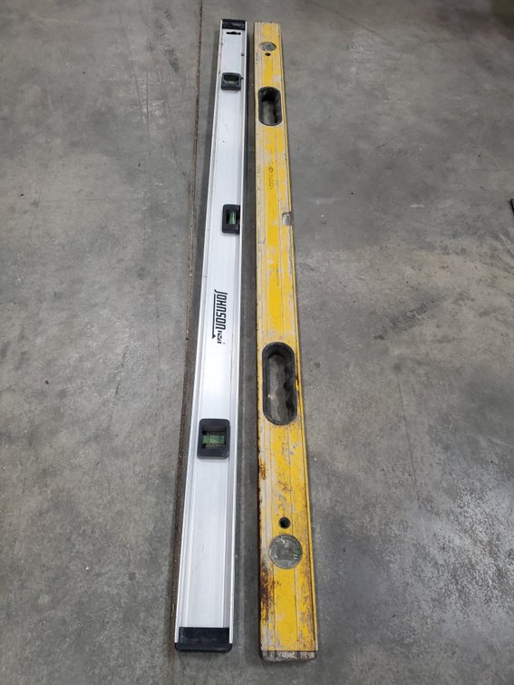 Lot 69: Pair of 4ft levels
