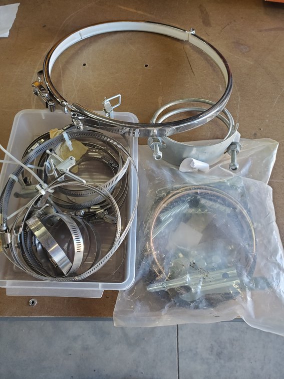 Lot 71: Hose and adjustable clamps