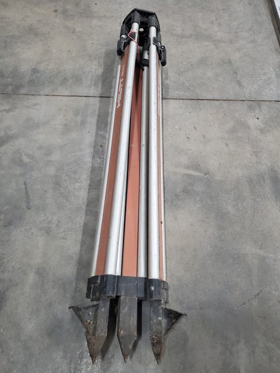 Lot 70: Hilti tri pod