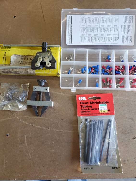 Lot 141: Chain breakers and electrical lot