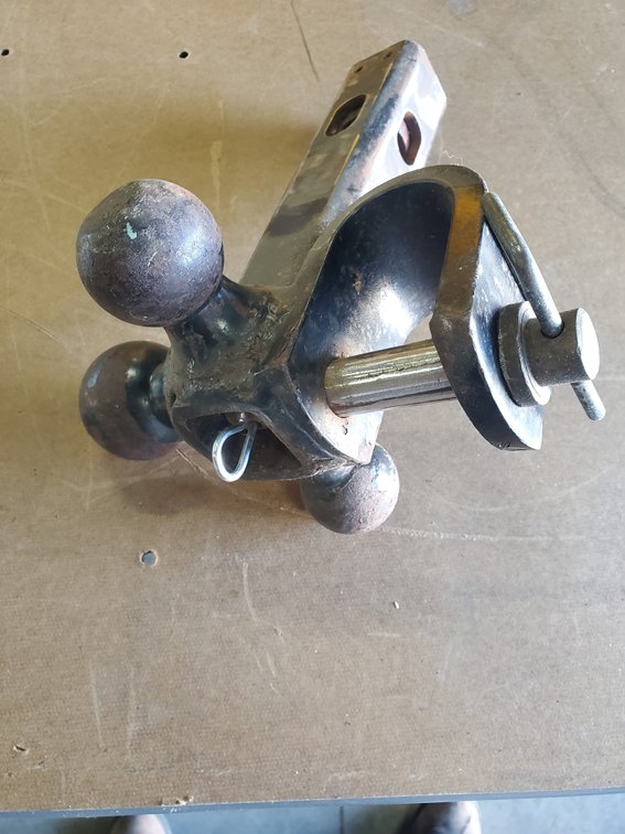 Lot 143: Cushioned Receiver hitch