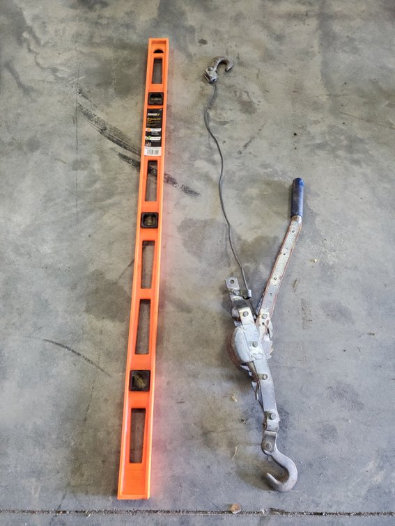Lot 151: New 4ft level and cable puller