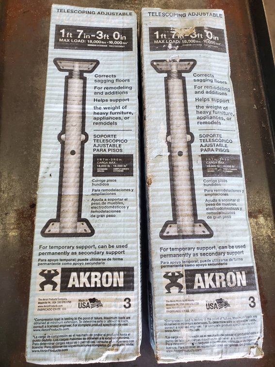 Lot 75: Adjustable floor jacks