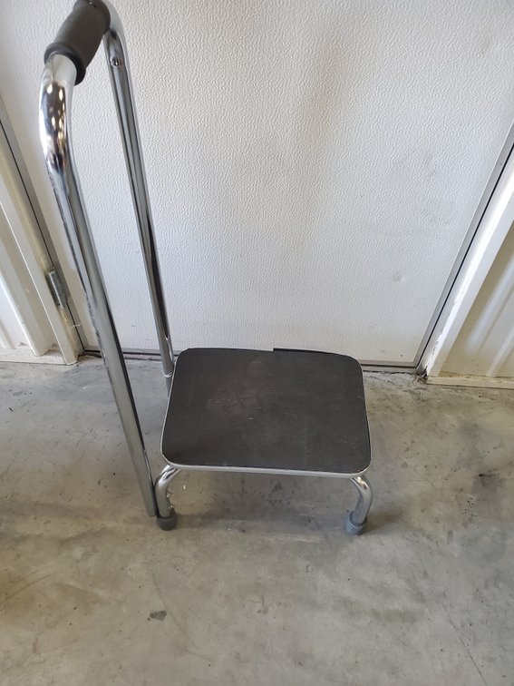Lot 195: Step stool