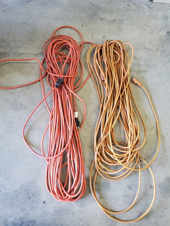 Lot 91: Pair of extension cords
