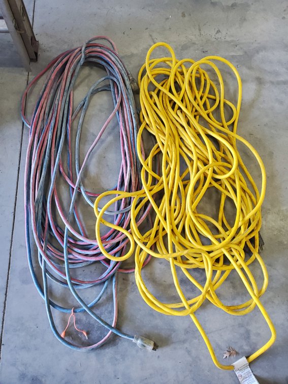 Lot 130: HD extension cords