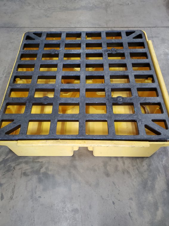 Lot 165: Eagle brand spill tote