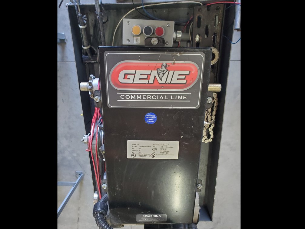 Lot 136: Commercial garage door opener