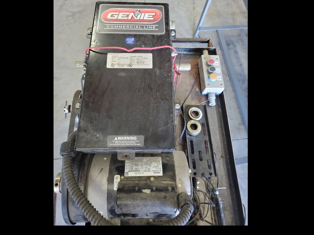 Lot 92: Commercial door opener