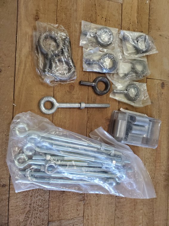 Lot 94: Eye bolt lot