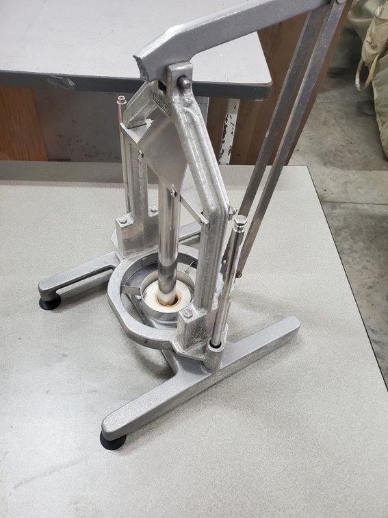 Lot 125: Pineapple core remover