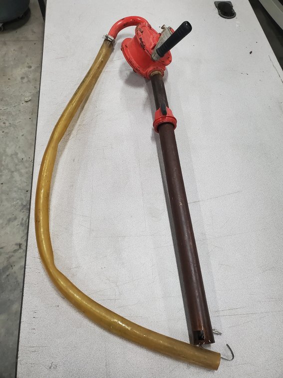 Lot 101: Oil drum pump