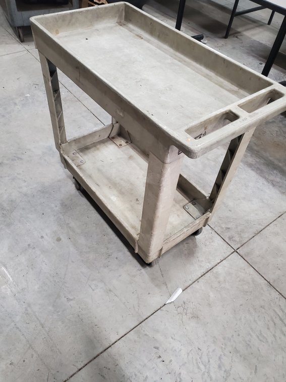 Lot 199: Rubbermaid plastic cart