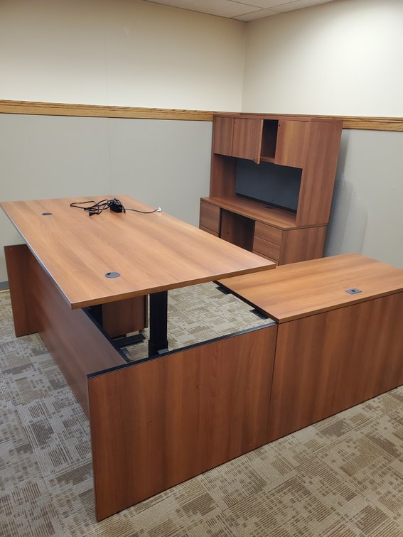 Lot 25: Power sit/stand desk with 2nd desk