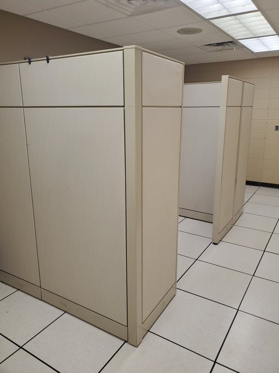 Lot 24: Cubicle walls/dividers