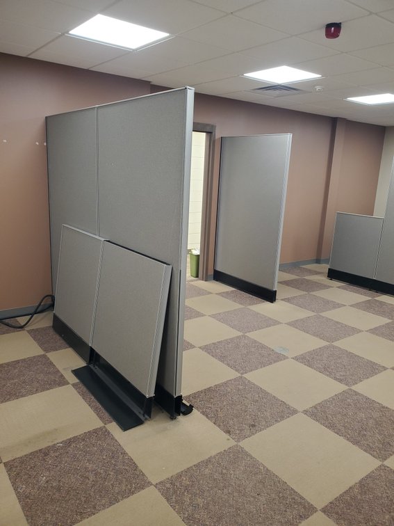 Lot 31: Cubicle walls/dividers