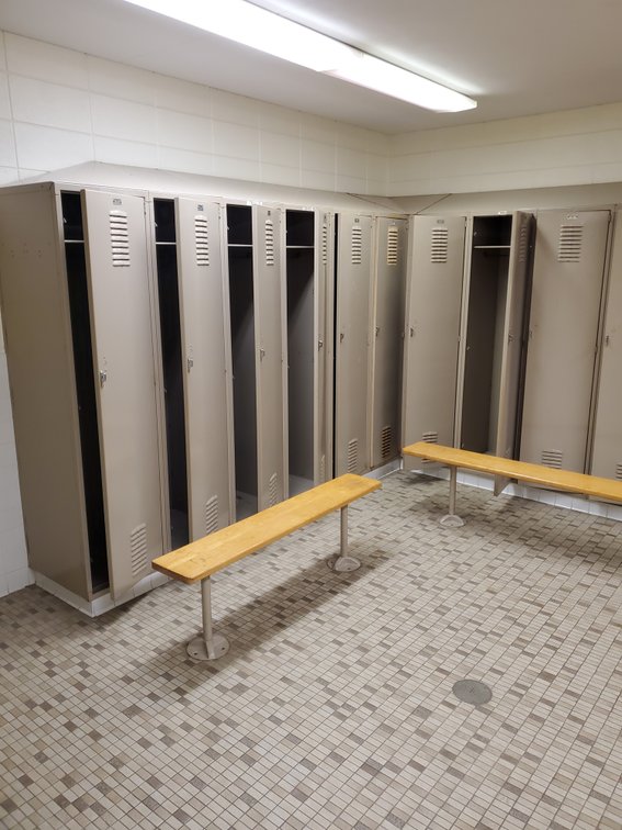 Lot 52: 20 lockers