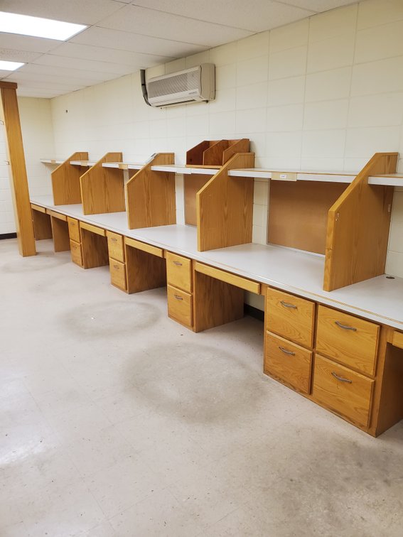 Lot 62: 7 work stations with upper shelf and pin boards