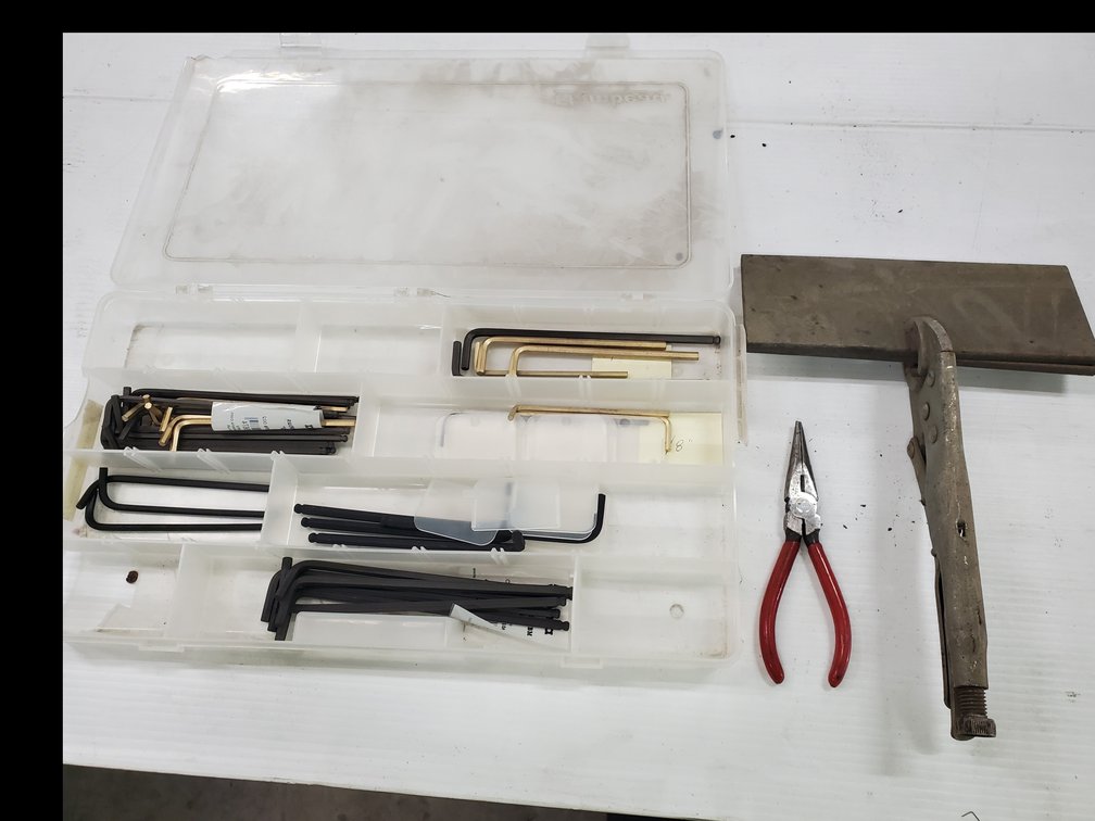 Lot 9: Hand tools