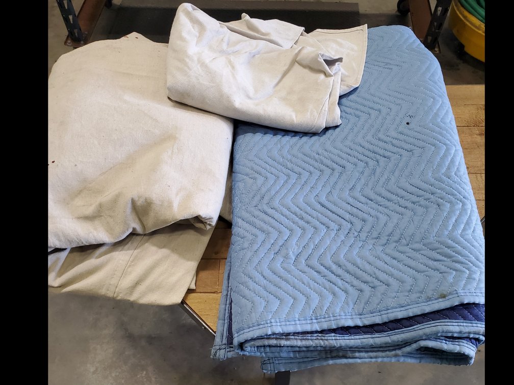 Lot 38: Moving blankets