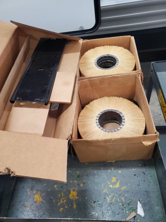 Lot 76: Brushes and 3M adjustable keyboard mount