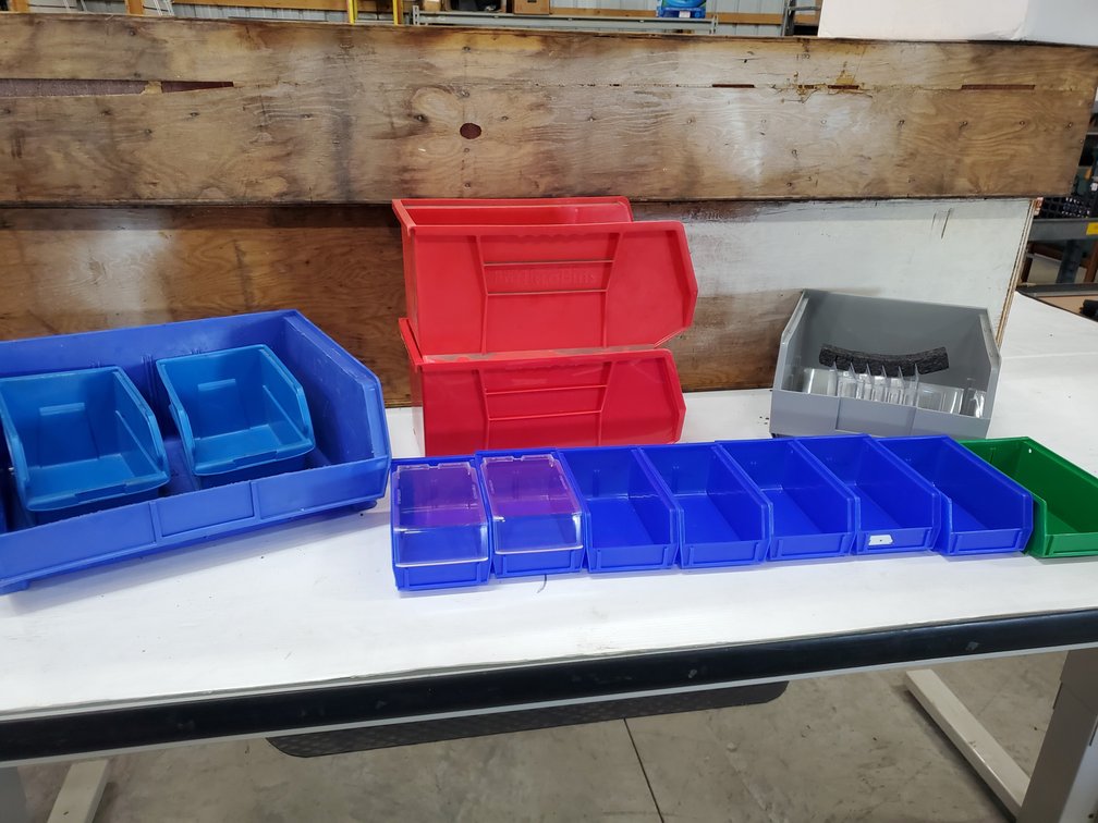 Lot 44: Poly organization/bolt bin trays