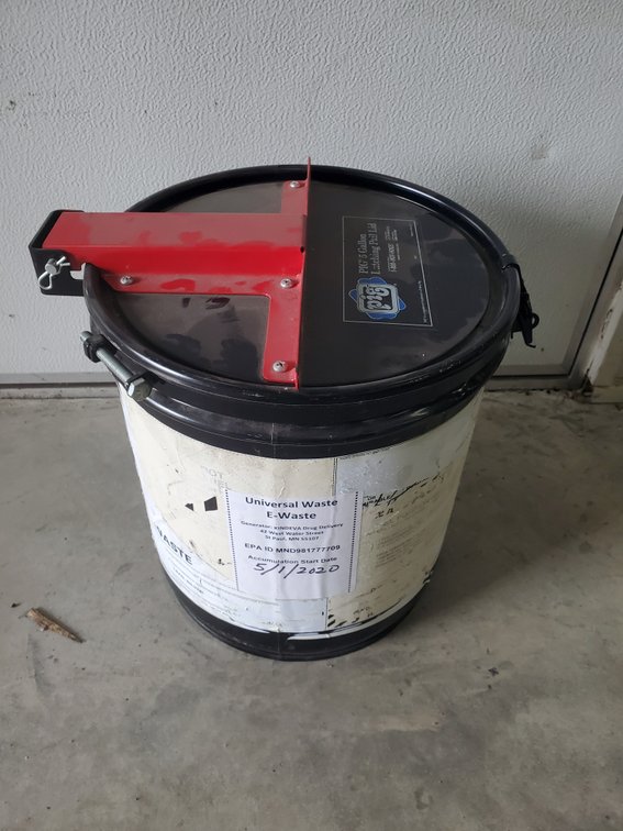 Lot 221: Steel 5 gallon lockable pail