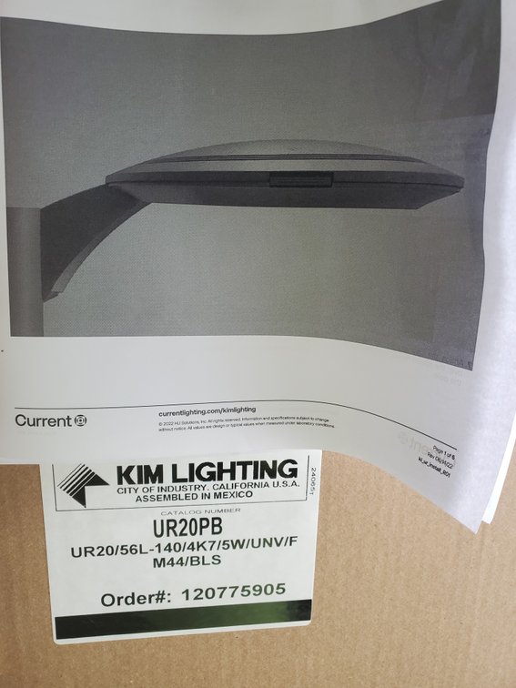 Lot 25: Led light