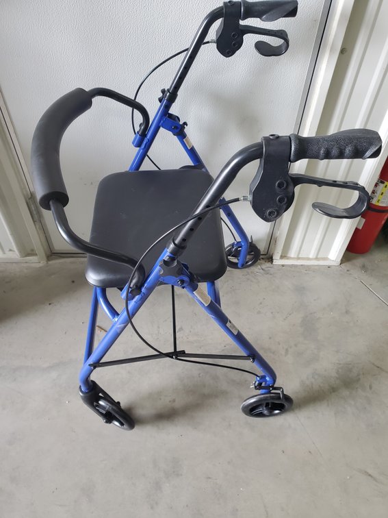 Lot 55: Medline Mobile walker