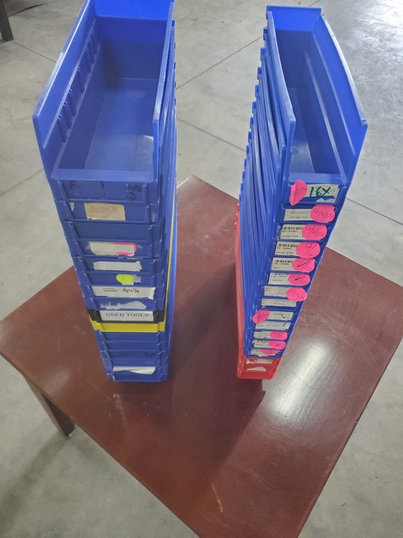 Lot 124: Poly organization trays
