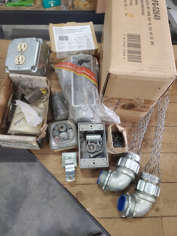 Lot 125: Electrical lot