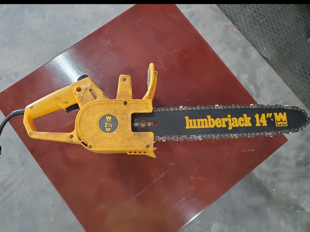 Lot 136: 110volt chain saw