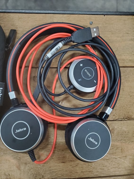 Lot 139: JABRA ear phones