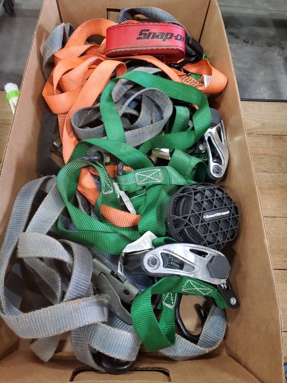 Lot 17: Lot Including Ratchet Tie-Down Straps SmartStraps Snap-on Mixed Sizes Approx