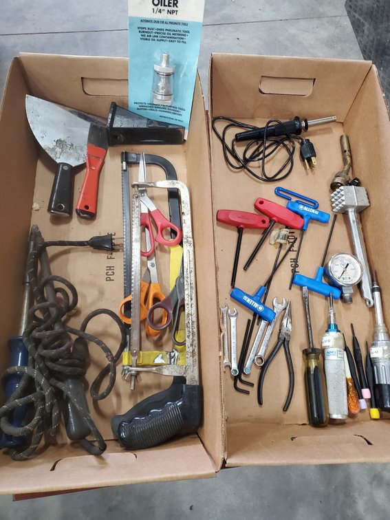 Lot 196: 2 flats of tools